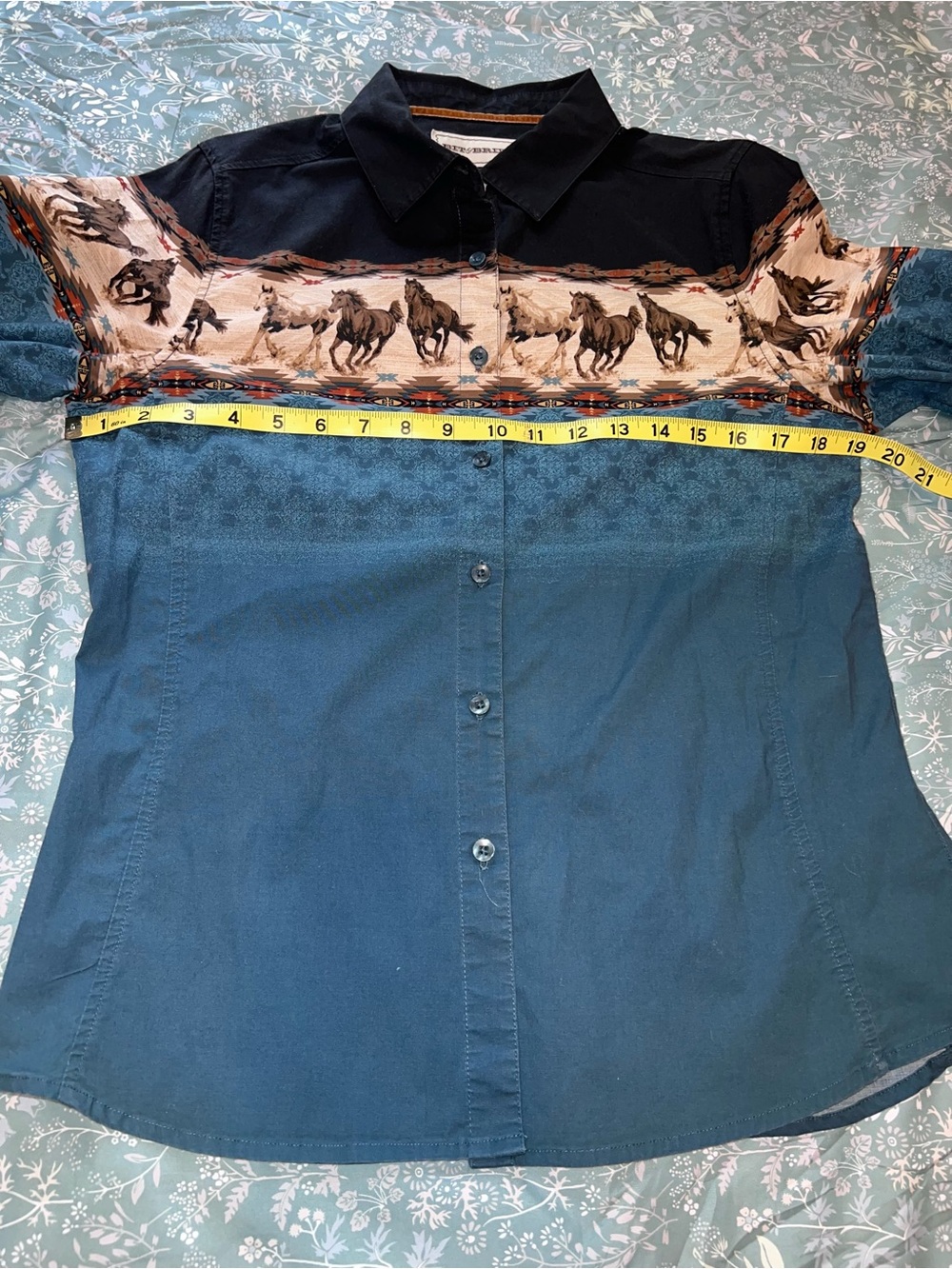 Bit & Bridle Western Horse Print Ombre Button Up Shirt - Size Medium - Picture 8 of 9
